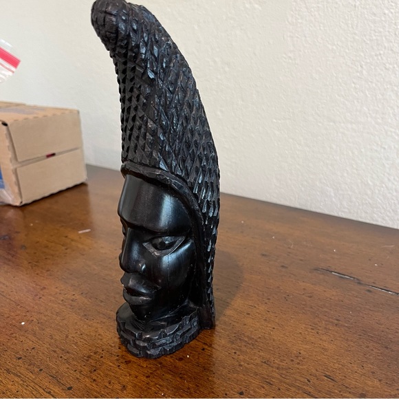 8 inch tall Source Unknown Dark Brown/Black Wooden Sculpture Art Piece (1-139) - Picture 3 of 8